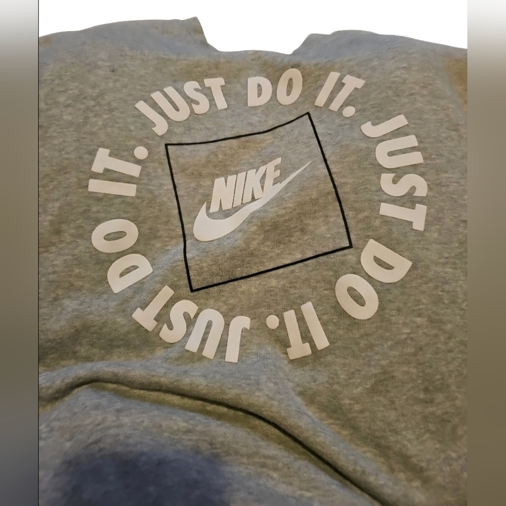 Nike‎ Just Do It Fleece Crewneck Men's Dark Grey Heather Sweatshirt size Medium